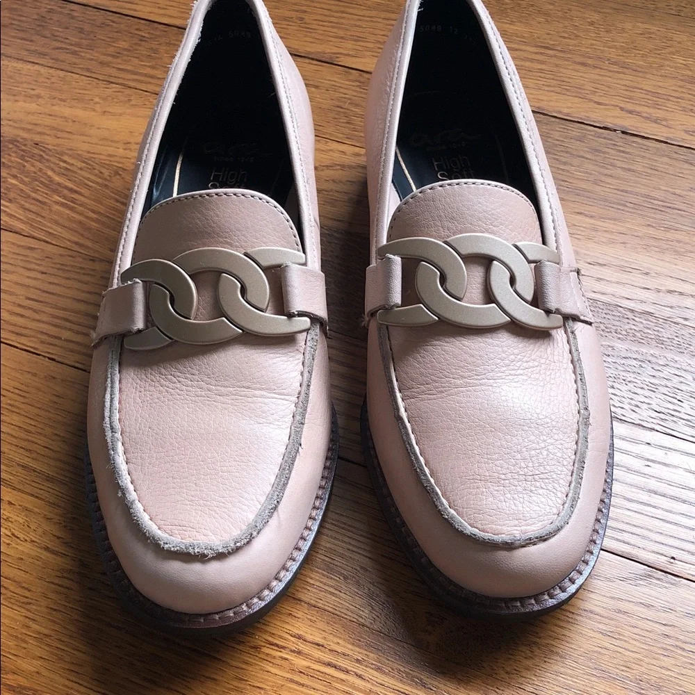 Ara Blush Pink Loafers w. Chunky Chain Accents US size 8, nearly new